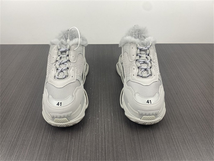 BLCG Triple S Fake Fur Grey  668563 W3CQ5 1210