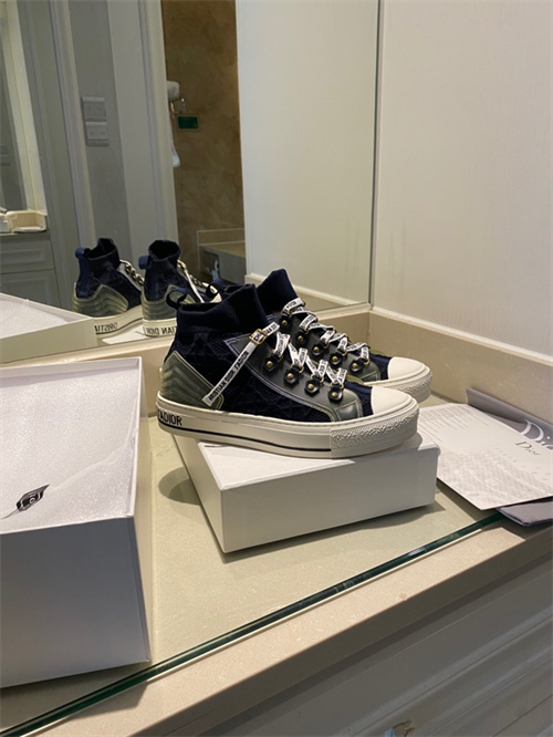 DR Sneaker