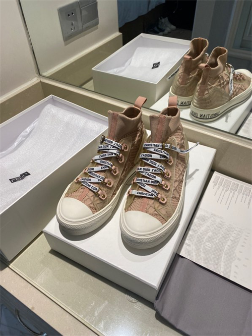 DR Sneaker