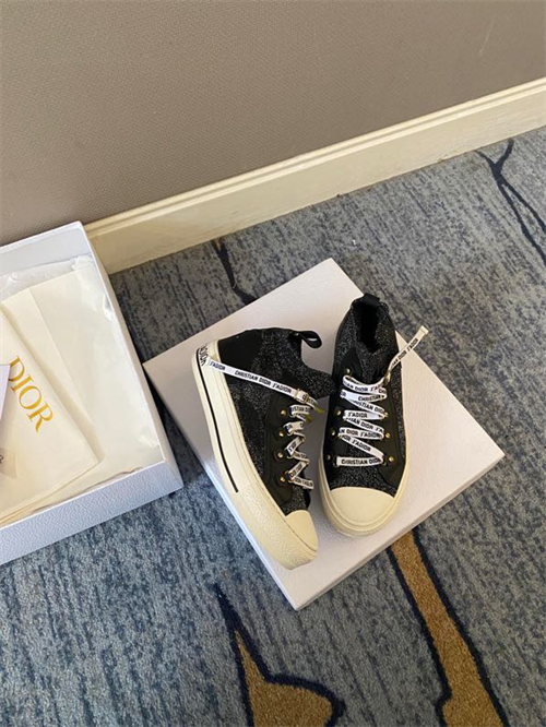 DR Sneaker