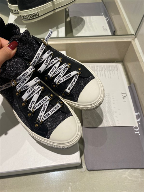 DR Sneaker