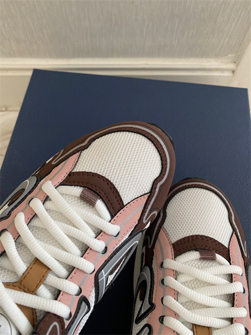 DR B30 Sneakers