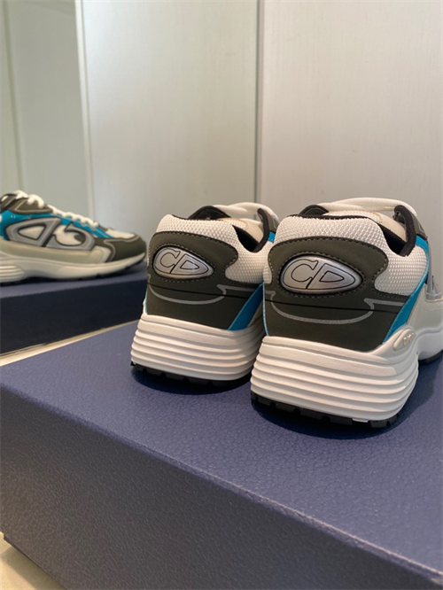DR B30 Sneakers
