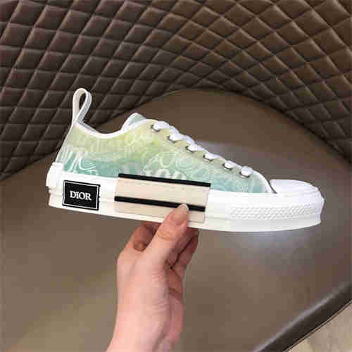 DR Sneaker