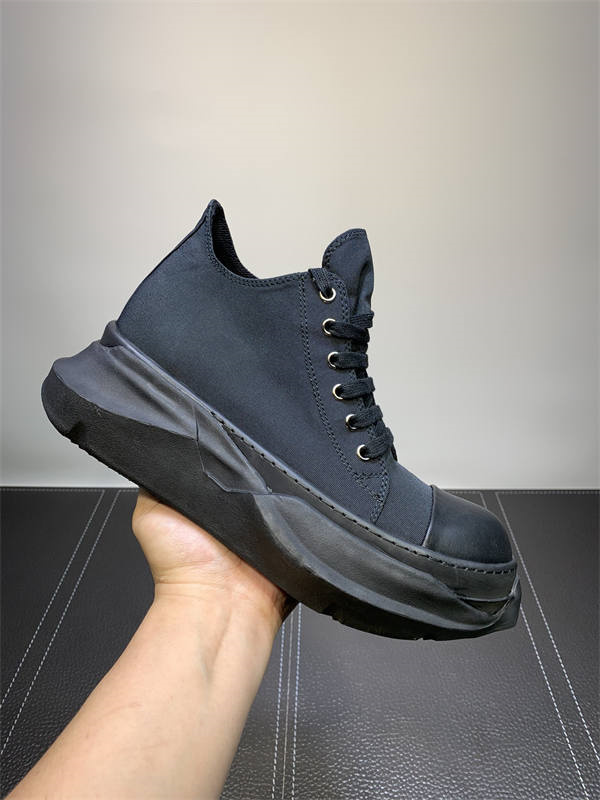 RI*K OWENS SNEAKERS