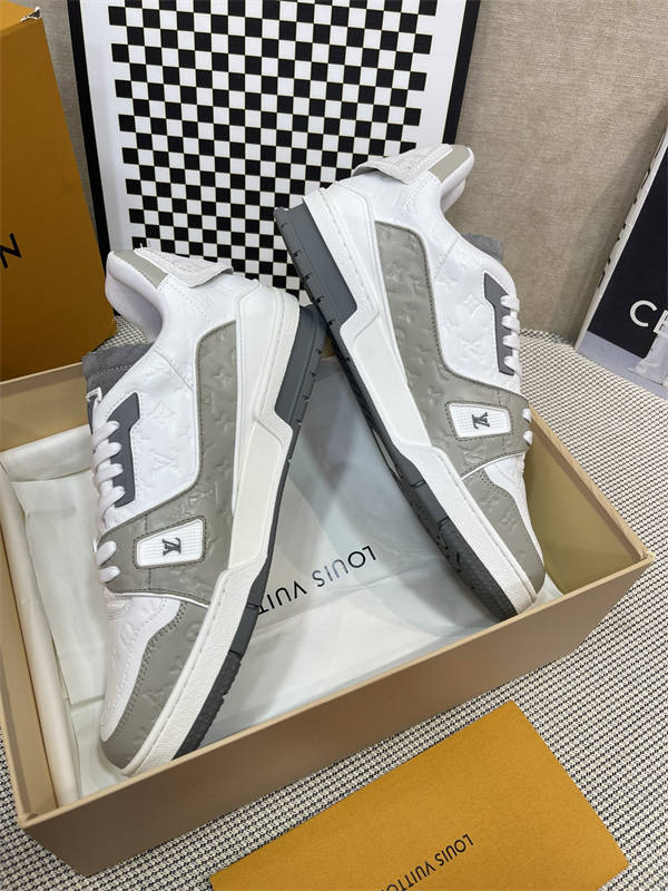 LV017