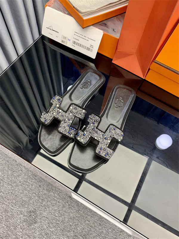 H Slipper