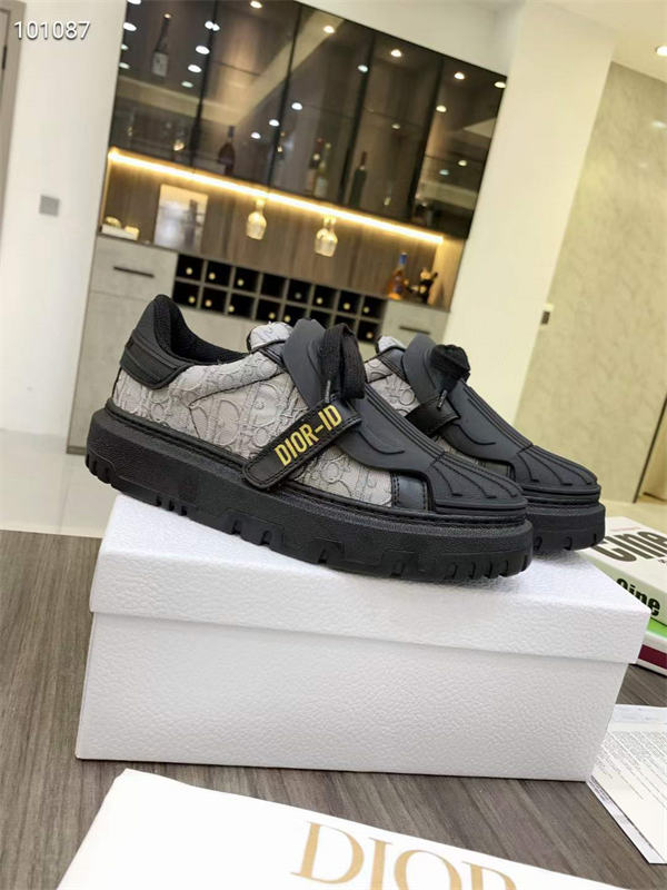 Dr Sneaker