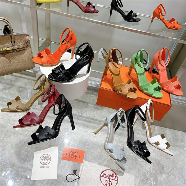 H Sandals