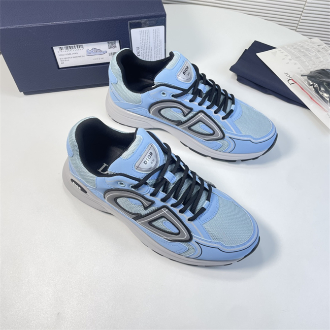 D1or B30 Sneaker