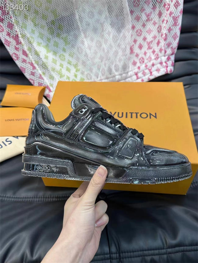 Lv Trainer Sneaker 71