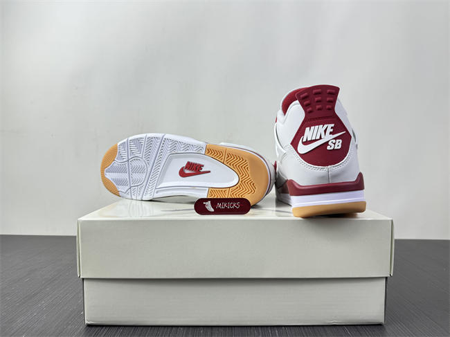 Nike SB x Air Jordan 4 Retro SP