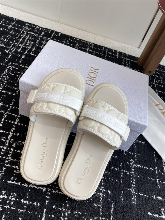 Dio Slipper
