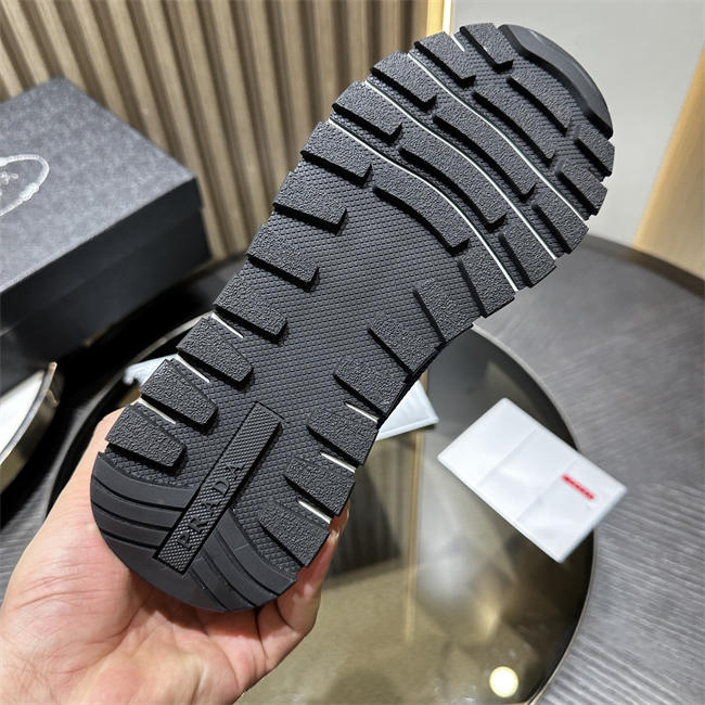 Pra*a Sneaker