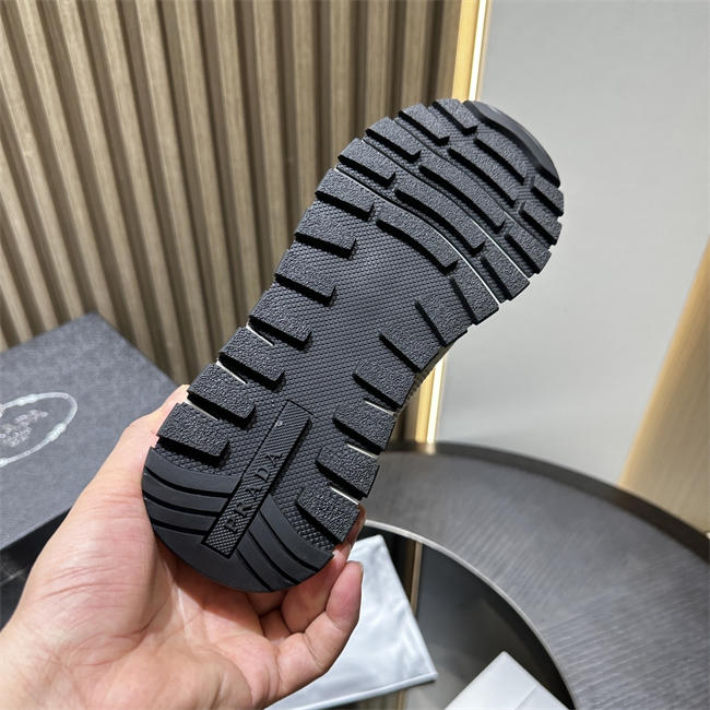 Pra*a Sneaker