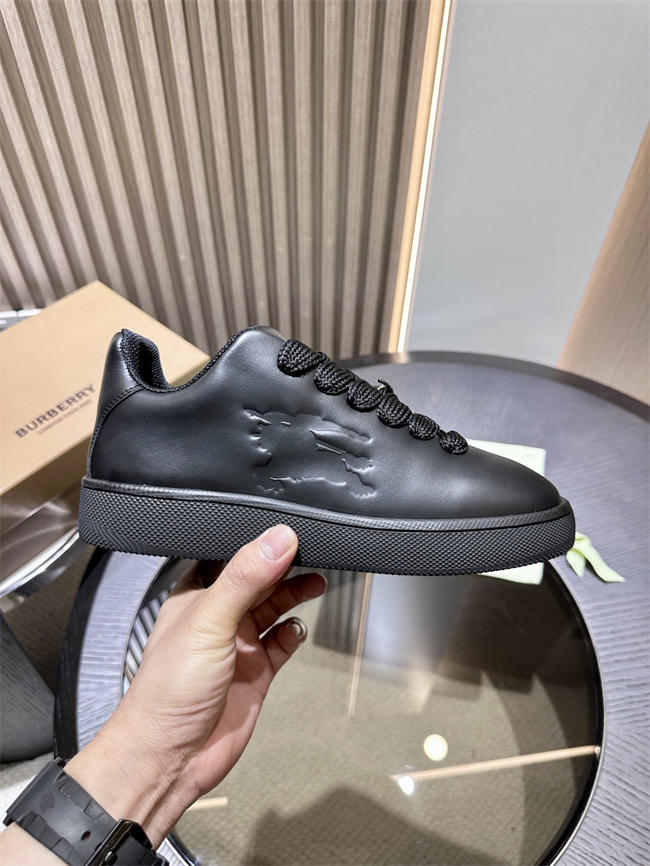 Bv*b*rry Sneaker
