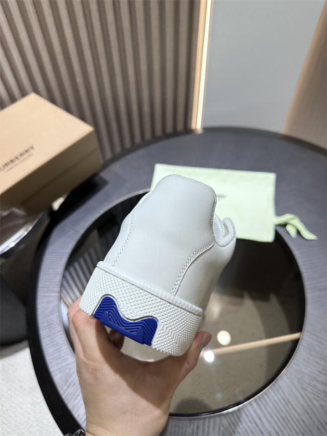 Bv*b*rry Sneaker