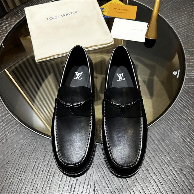 Lv Loafer080
