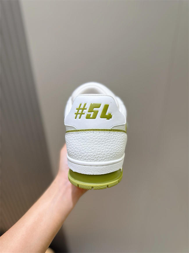 Lv Sneaker
