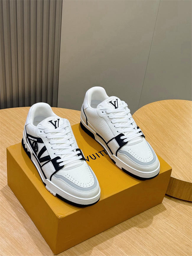 Lv Sneaker