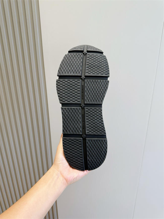 Lv Sneaker