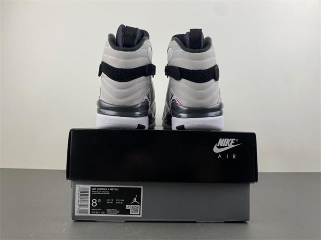 Jordan 8 Retro Bugs Bunny (2025) 305381-100