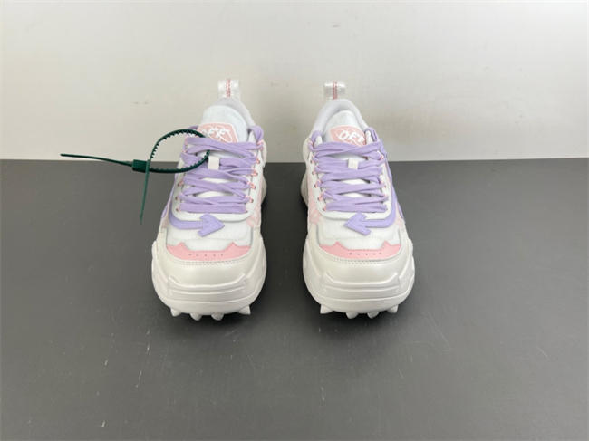 Off-White c/o Virgil Abloh