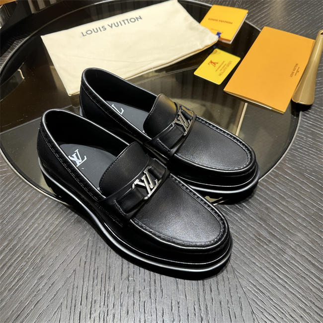Lv Loafer090