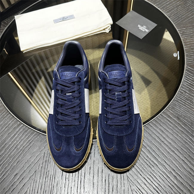 Va1e*ntin0 Sneakers