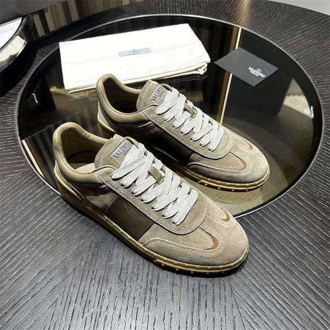 Va1e*ntin0 Sneakers