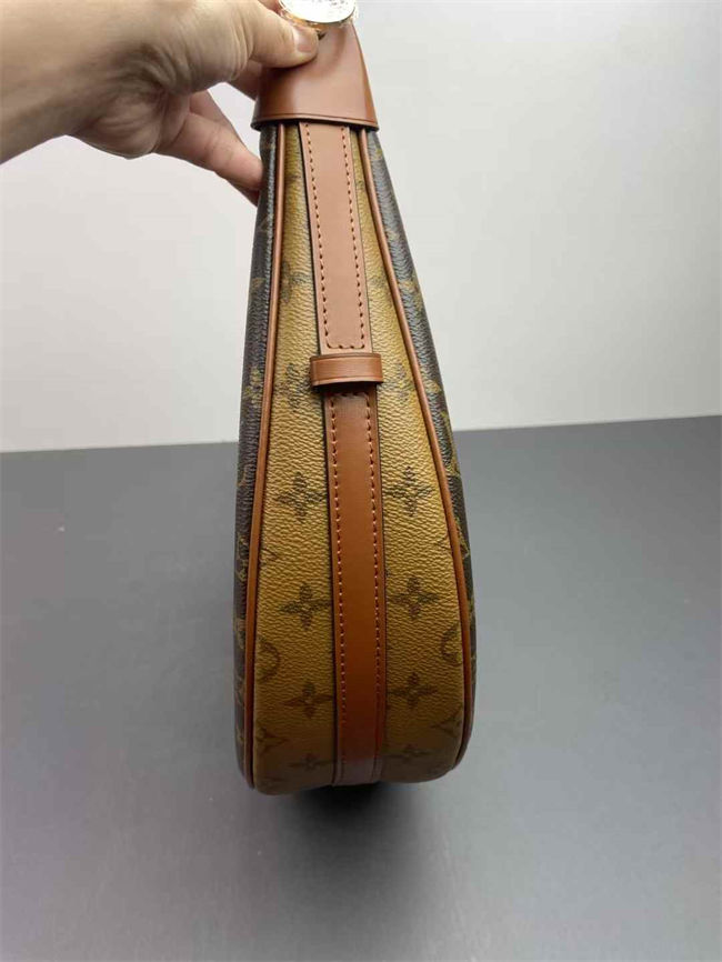 L0vis Vvtt0n Loop Hobo Monogram Canvas Brown