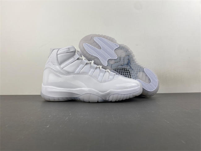 COMME des GARÇONS x Air Jordan 11 IV7639-100
