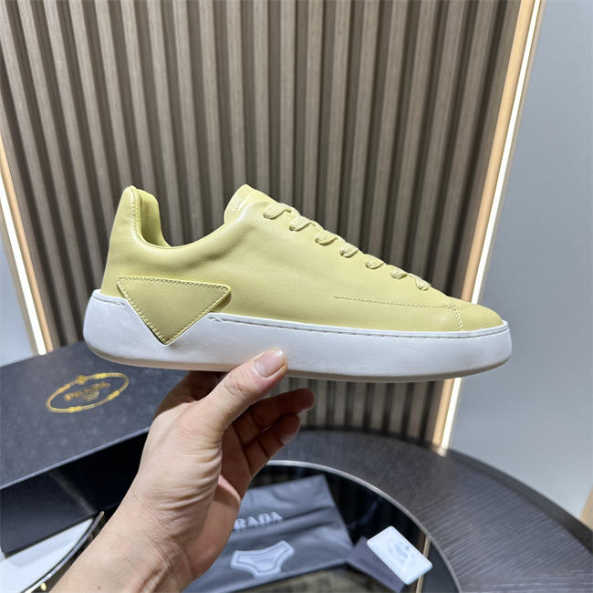 Pra*a Sneaker073