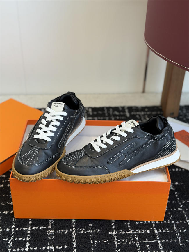 HER MES Sneaker