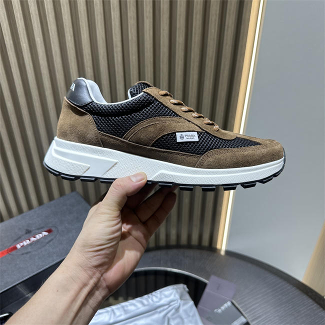 Pra*a Sneaker086