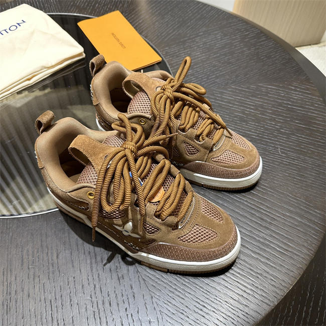 Lv Trainer Sneaker
