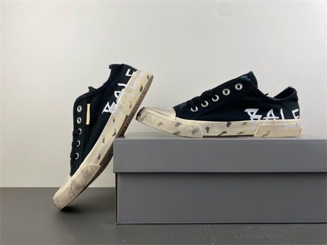Ba1en*iaga Paris Low