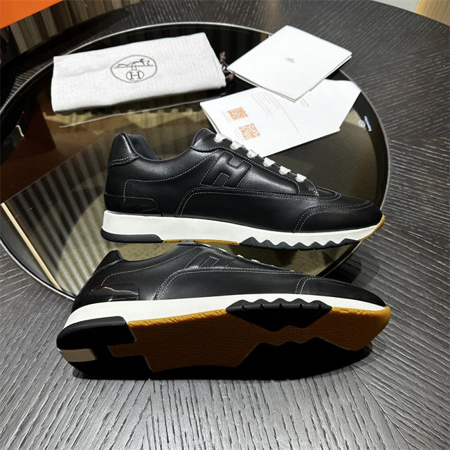 HER MES Sneaker