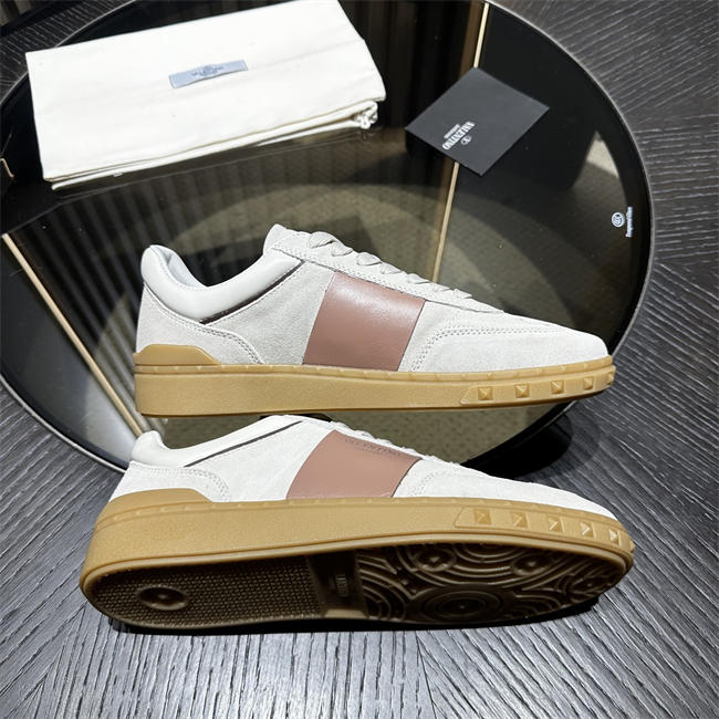 Va1e*ntin0 Sneakers