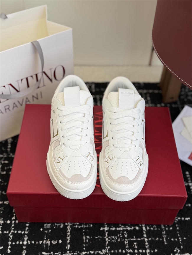 Va1e*ntin0 Sneakers