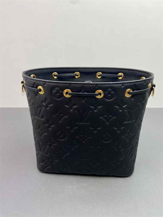 L0vis Vvtt0n Coussin Bucket